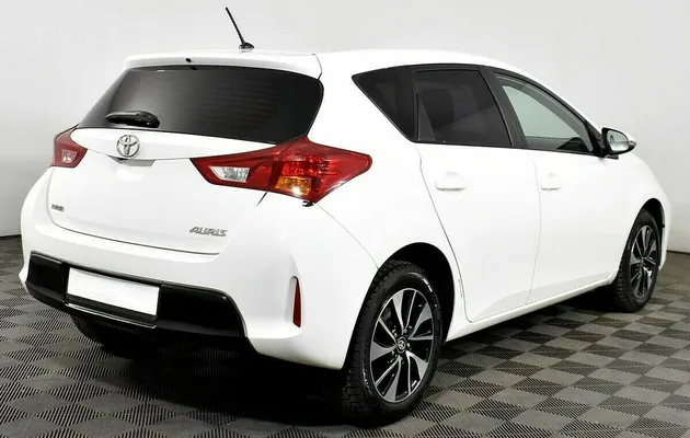 Toyota Auris II, фото №3