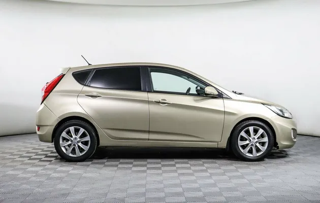 Hyundai Solaris I, фото №2