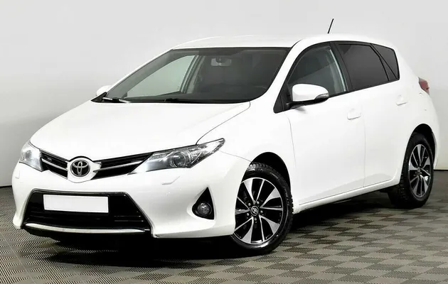 Toyota Auris II, фото №1