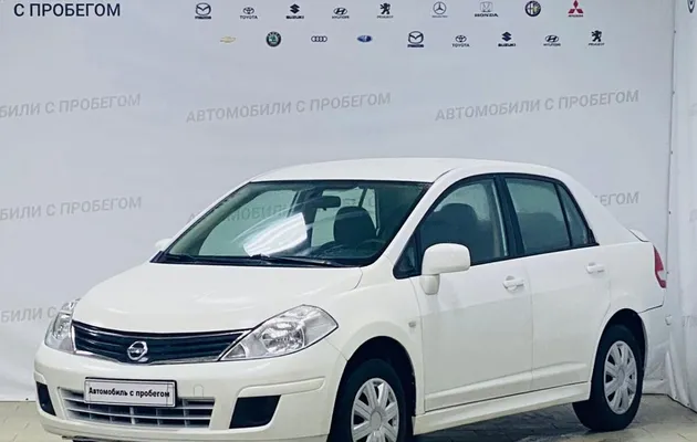 Nissan Tiida, фото №1