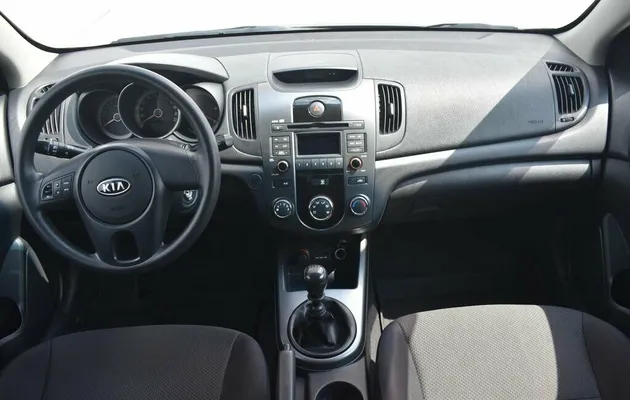 Kia Cerato 5-speed II, фото №5