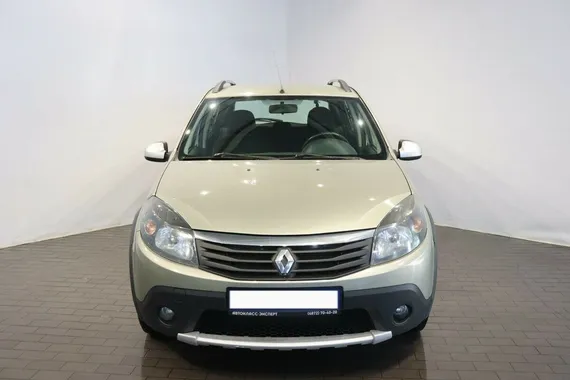 Renault SANDERO