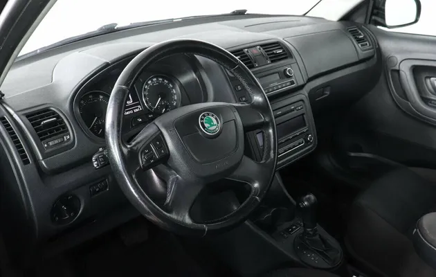 Skoda Fabia II Рестайлинг, фото №5