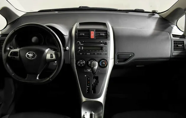 Toyota Auris I Рестайлинг, фото №8