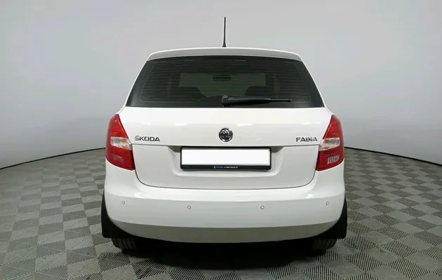 Skoda Fabia II Рестайлинг, фото №3