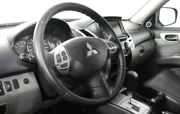 Mitsubishi pajero sport, фото №7