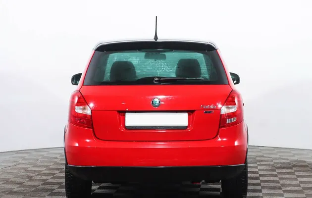 Skoda Fabia II Рестайлинг, фото №3