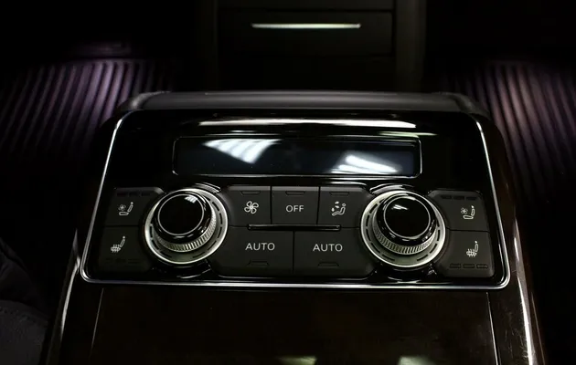 Audi A8, фото №20