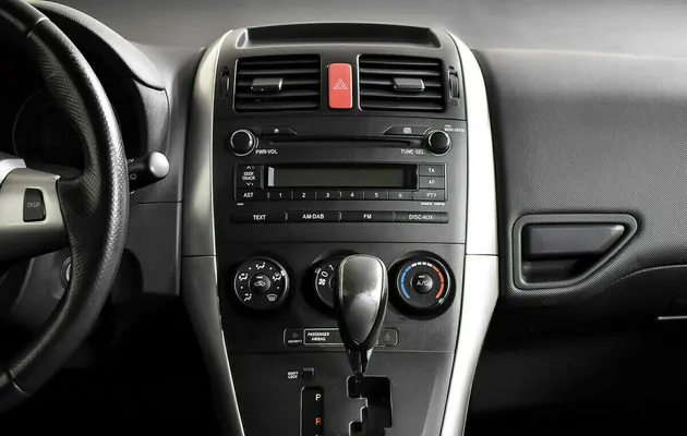 Toyota Auris I Рестайлинг, фото №9