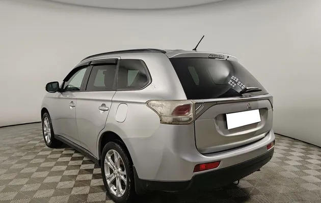 Mitsubishi Outlander, фото №4