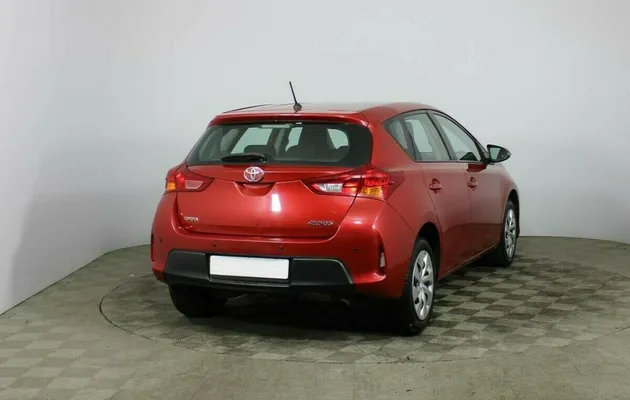 Toyota Auris II, фото №2