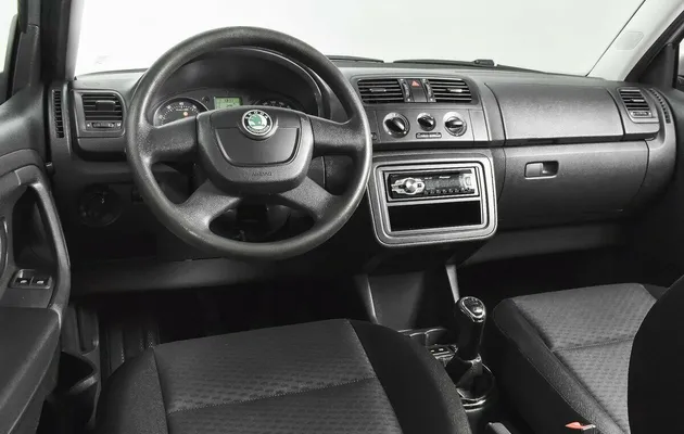 Skoda Fabia II Рестайлинг, фото №5