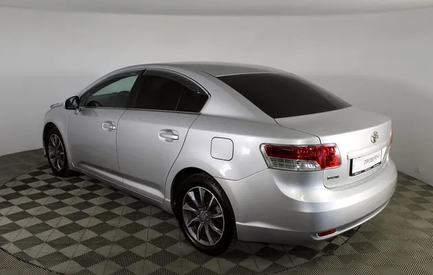 Toyota Avensis, фото №2