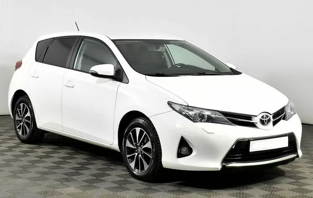 Toyota Auris II, фото №2