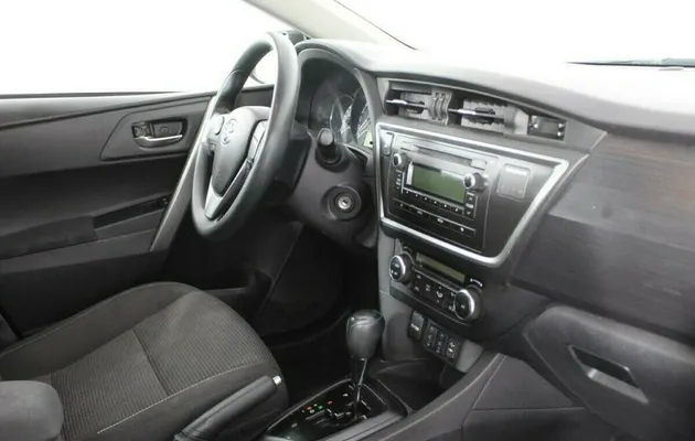 Toyota Auris II, фото №6