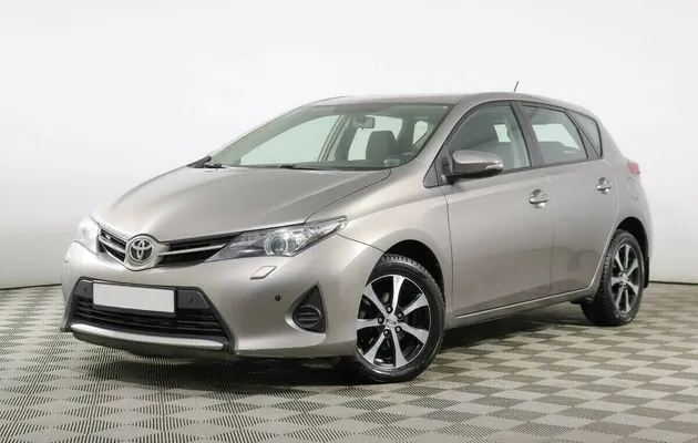 Toyota Auris II, фото №1