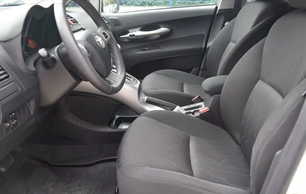 Toyota auris i рестайлинг, фото №12