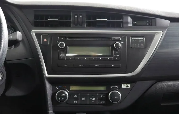Toyota Auris II, фото №7