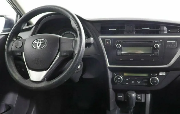 Toyota Auris 1.6 Вариатор, фото №6