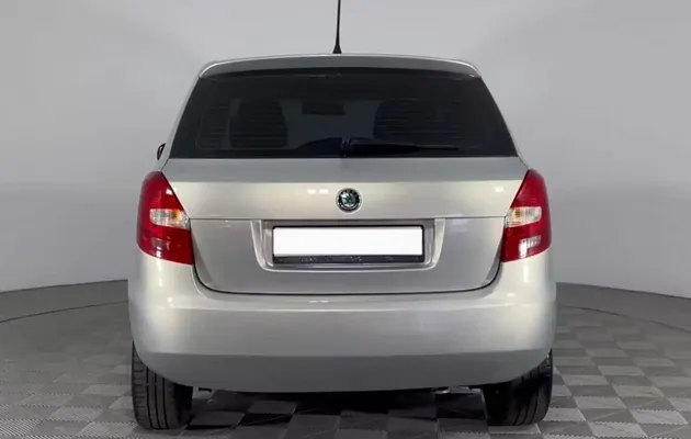 Skoda Fabia II Рестайлинг, фото №3