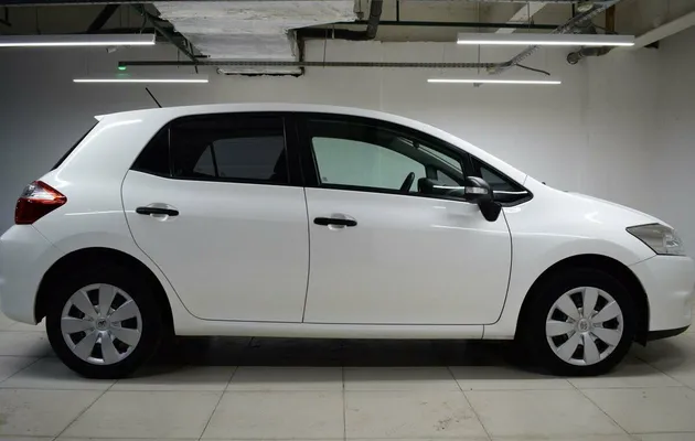 Toyota auris i рестайлинг, фото №6