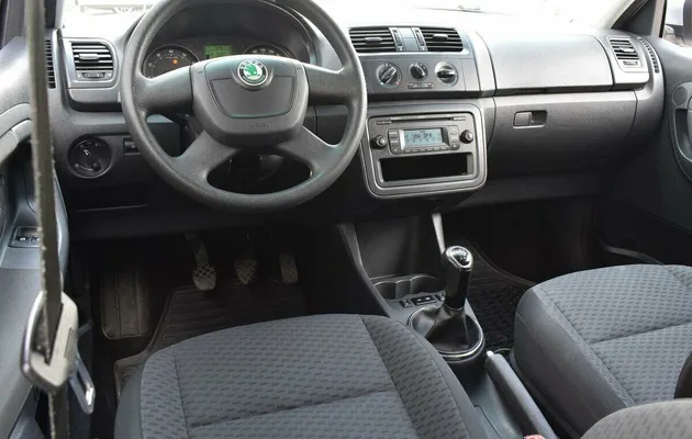 Skoda Fabia II Рестайлинг, фото №5