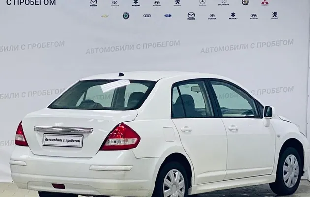 Nissan Tiida, фото №2